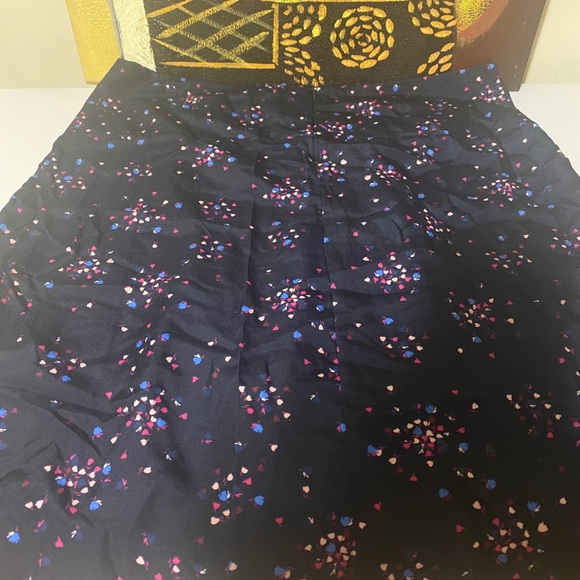 Floral platted skirt - Picture 3 of 9